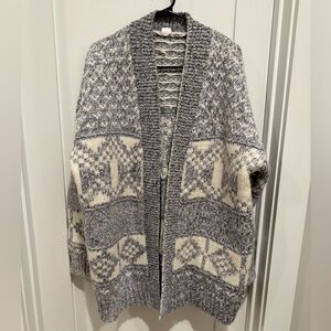 Cozy Gray and Cream Women's Sweater D